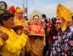 Sejumlah 250 Perahu tradisional milik Masyarakat nelayan pesisir pantai Tinombo selatan menjadi Pusat perhatian Tamu undangan Pada peringatan Harkannas ke 9 diparimo