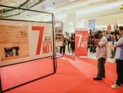 Kunjungi Pameran Fotografi “7 Citizen No 1”, Menteri Basuki: Momen Untuk Memaknai Sejarah