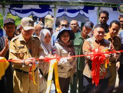Wabup Resmikan Kandang Komunal Peternakan Sapi di Desa Tinombala Jaya
