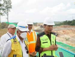 Ditargetkan Rampung 2024, Menteri Basuki Dampingi Presiden Jokowi Tinjau Jalan Tol Menuju KIPP IKN
