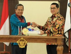 Wakil Bupati Parimo Badrun Nggai serahkan LKPD Parimo Tahun anggaran 2022 diBPK Perwakilan Provinsi Palu