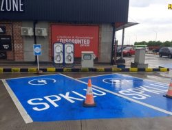 Kementerian PUPR dan BUJT Siapkan Charging Station di 14 Rest Area Jalan Tol untuk Pemudik dengan Mobil Listrik