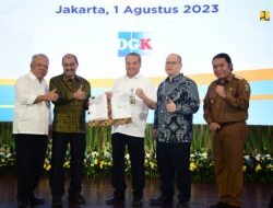 Saksikan Penandatanganan PPJT Kamal – Teluknaga – Rajeg, Menteri Basuki Harap Dapat Memperlancar Distribusi Logistik ke Pelabuhan Merak