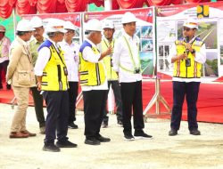 Menteri Basuki Dampingi Presiden Jokowi Tinjau Jaringan Jalan Tol Menuju IKN Nusantara, Selesai Juli 2024