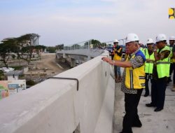 Tinjau Pembangunan Fly Over Juanda di Jawa Timur, Menteri Basuki: Tambahkan Penghijauan