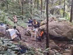 Sepenggal Catatan Pendistribusian Logistik Pemilu di Pedalaman Banggai, Lalui Medan Terjal dan Tempuh Perjalanan Tiga Hari