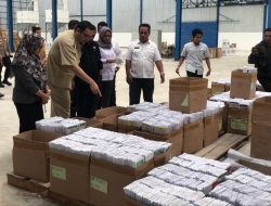 KPU Parigi Moutong Distribusikan Logistik Pemilu Tahap Akhir, Pj Bupati: Semoga Tidak Ada Kendala