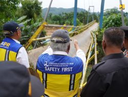 Tinjau Pasca Banjir di Sumatera Barat, Menteri Basuki Targetkan Penanganan Tuntas Dalam Dua Minggu