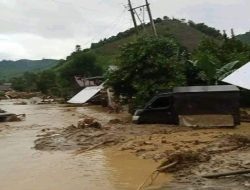 Dinsos Salurkan Bantuan Logistik untuk Warga Terdampak Banjir