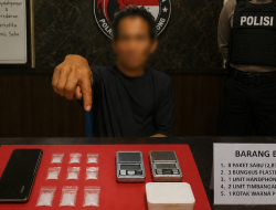 Polres Parigi Moutong Ringkus Pria 46 Tahun dengan Delapan Paket Sabu di Kecamatan Ampibabo